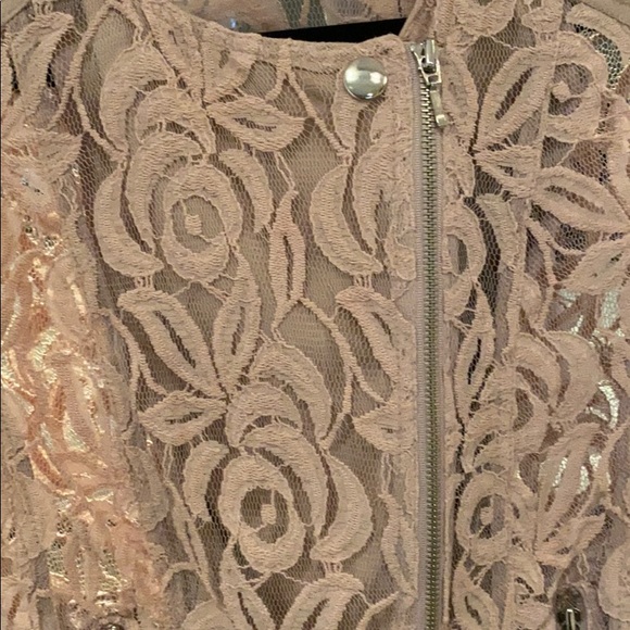 Beautiful embroidered designer jaquet - Picture 2 of 2